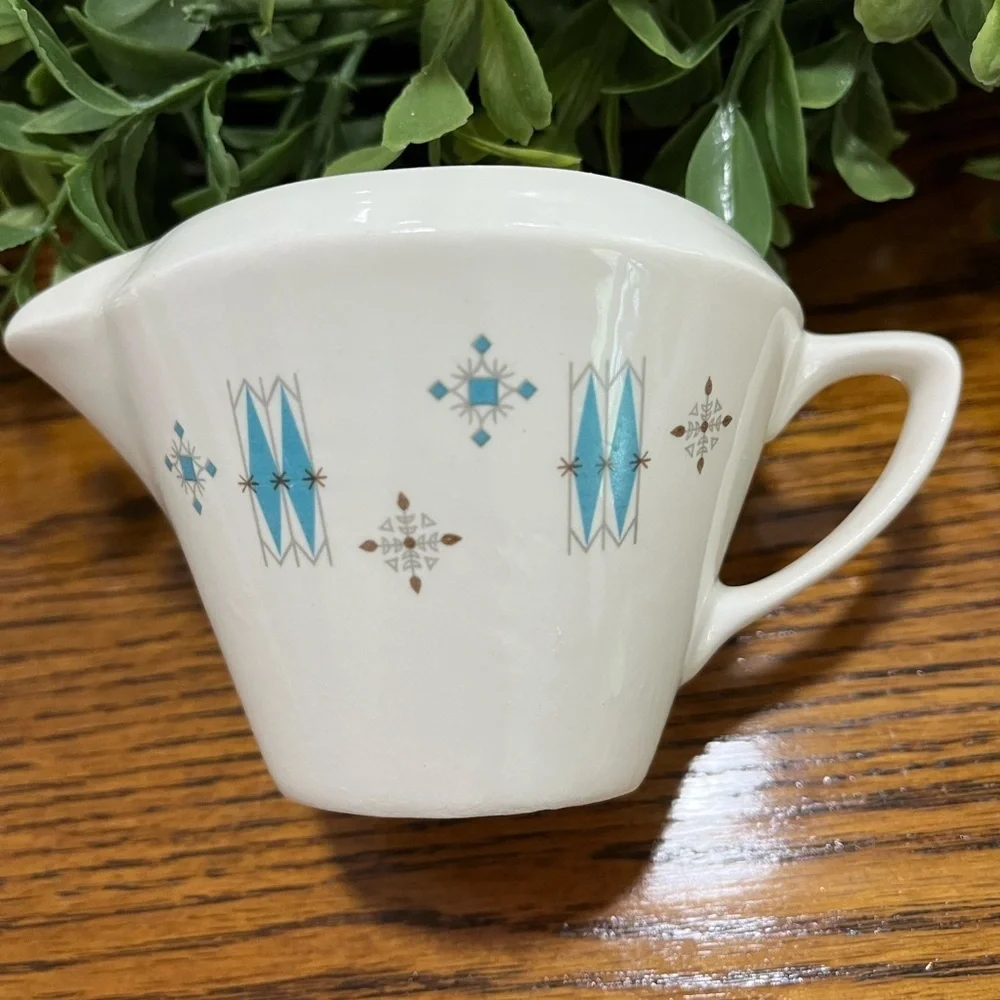 Vintage Salem North Blue‎ Star Burst  Creamer Mid Century Mount Clemens